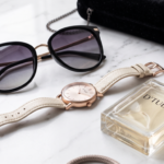El poder de los accesorios: Relojes, lentes y el perfume ideal para cada ocasión